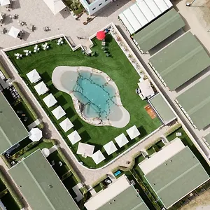 https://stabilimento-balneare-la-rondine.it-tuscanyhotel.com